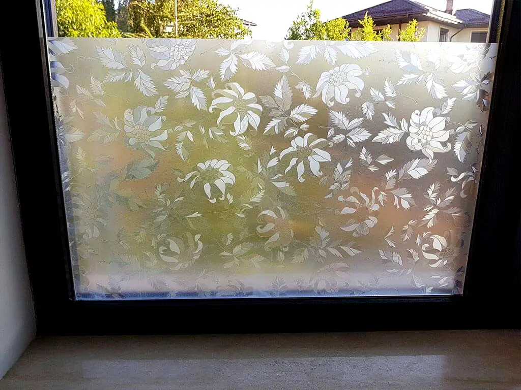 Folie geam autoadezivă Damast, d-c-fix, imprimeu floral, translucidă, rolă de 45x200 cm 