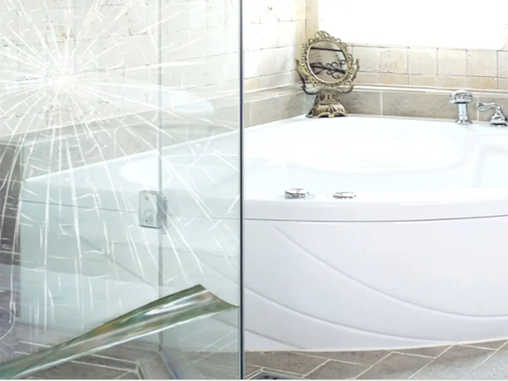 Folie securitate transparenta,175 microni grosime, autoadezivă, rola de 152x150 cm 
