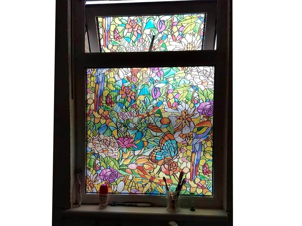 Folie geam autoadezivă Tulia, d-c-fix, sablare cu model tip vitraliu floral multicolor, rolă de 45X500 cm, cu racleta si cutter