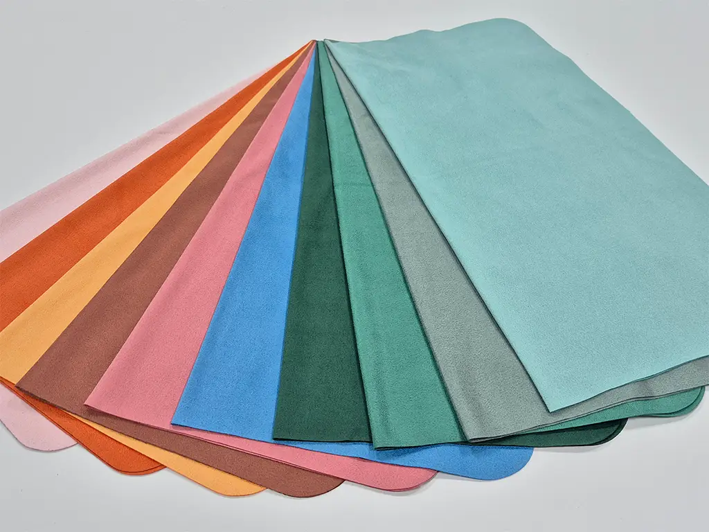Set 3 lavete din microfibră ideale pentru suprafețele sensibile -  lentile, ecrane, bijuterii și veselă, dimeniune mare 40x40 cm, seturile conțin culori aleatorii