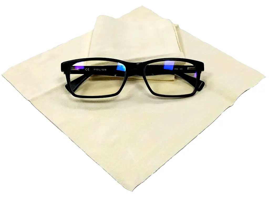 Lavetă piele căprioară pentru ochelari sau lentile dimensiune 18x18 cm