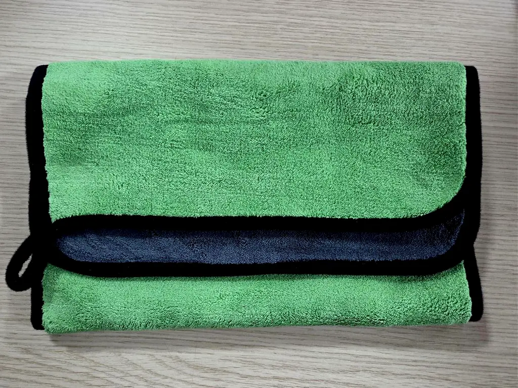 Lavetă microfibră cu 2 fețe și agățătoare, 30x60 cm – pentru curățenia casei și mașinii