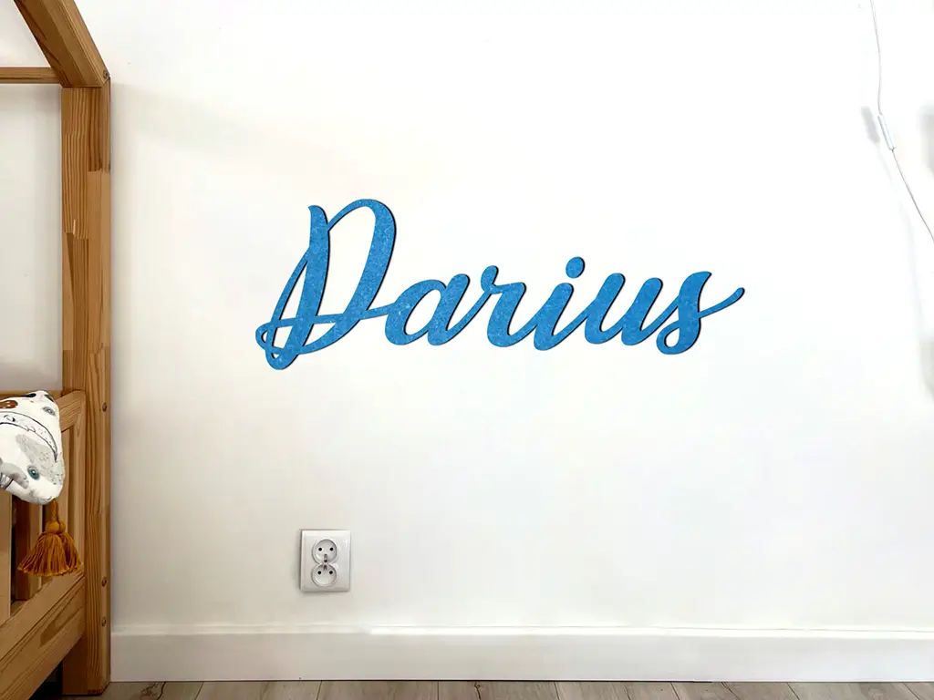 Litere sau cifre personalizate din fetru (până la 4 litere/cifre), pâslă colorată, 13 culori disponibile, grosime de 3 mm