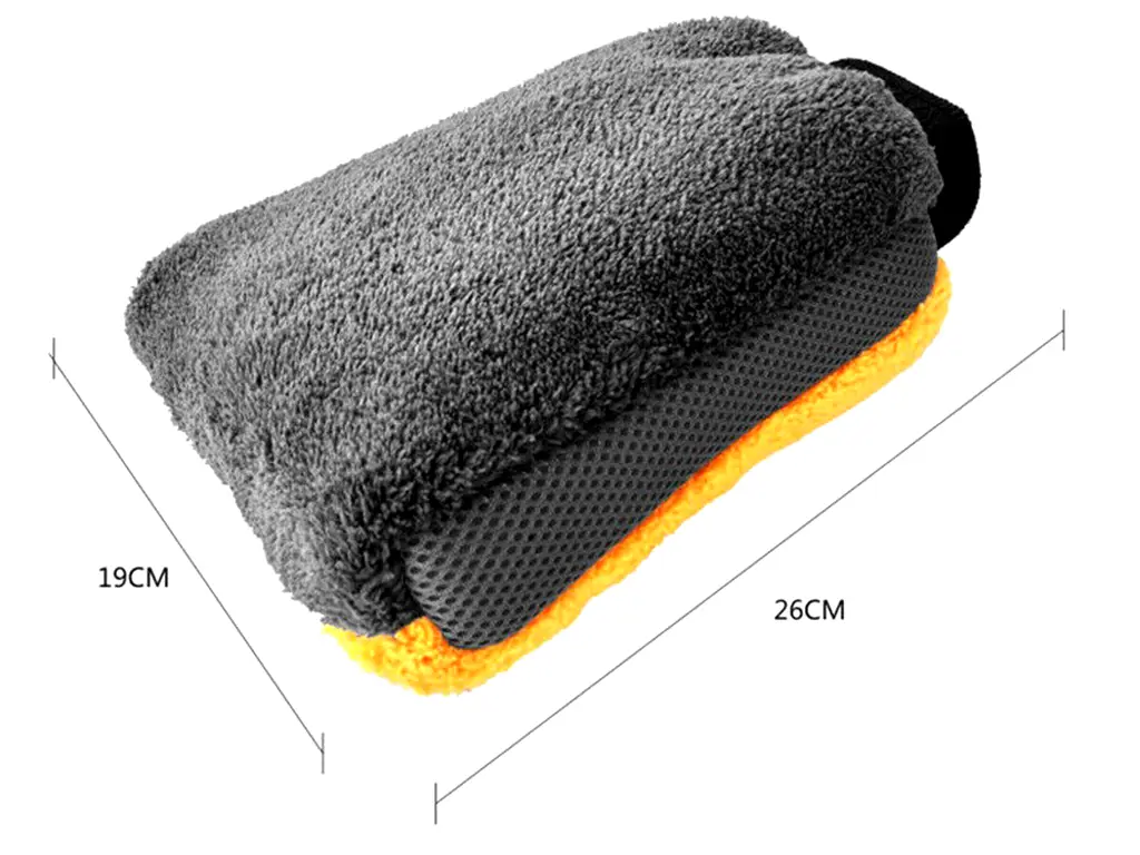 Mănușă din microfibră cu două fețe, ideală pentru spălare auto