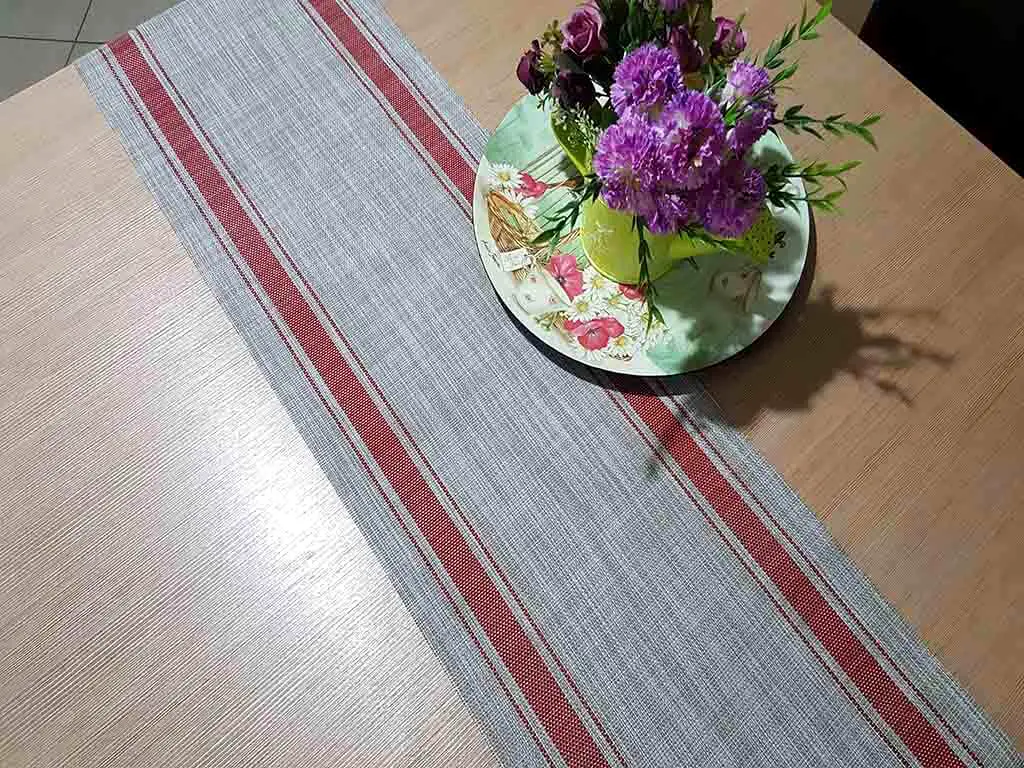 Napron masă Dora, Folina, din pvc gri cu dungi roșii, 30 x 135 cm