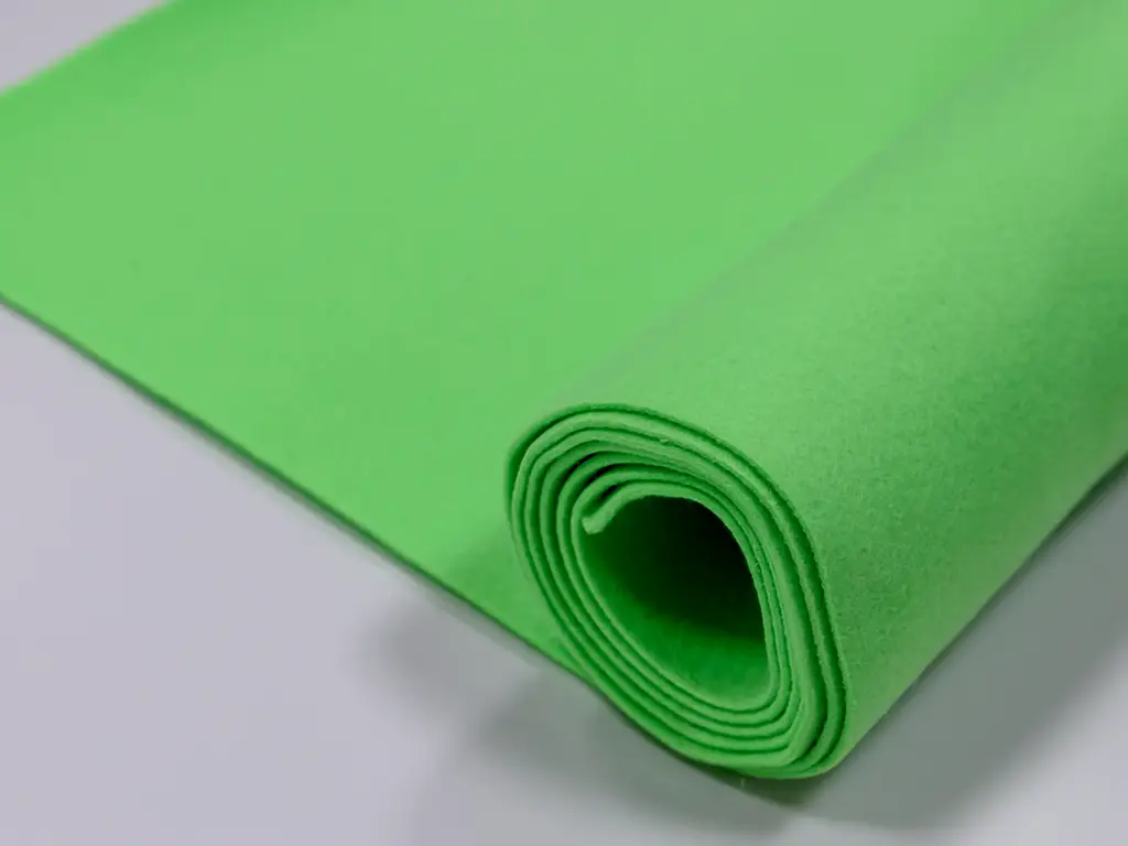 Fetru la metru, pâslă verde, cu grosime de 3 mm, lățime 90cm - produs 100% din materiale reciclate