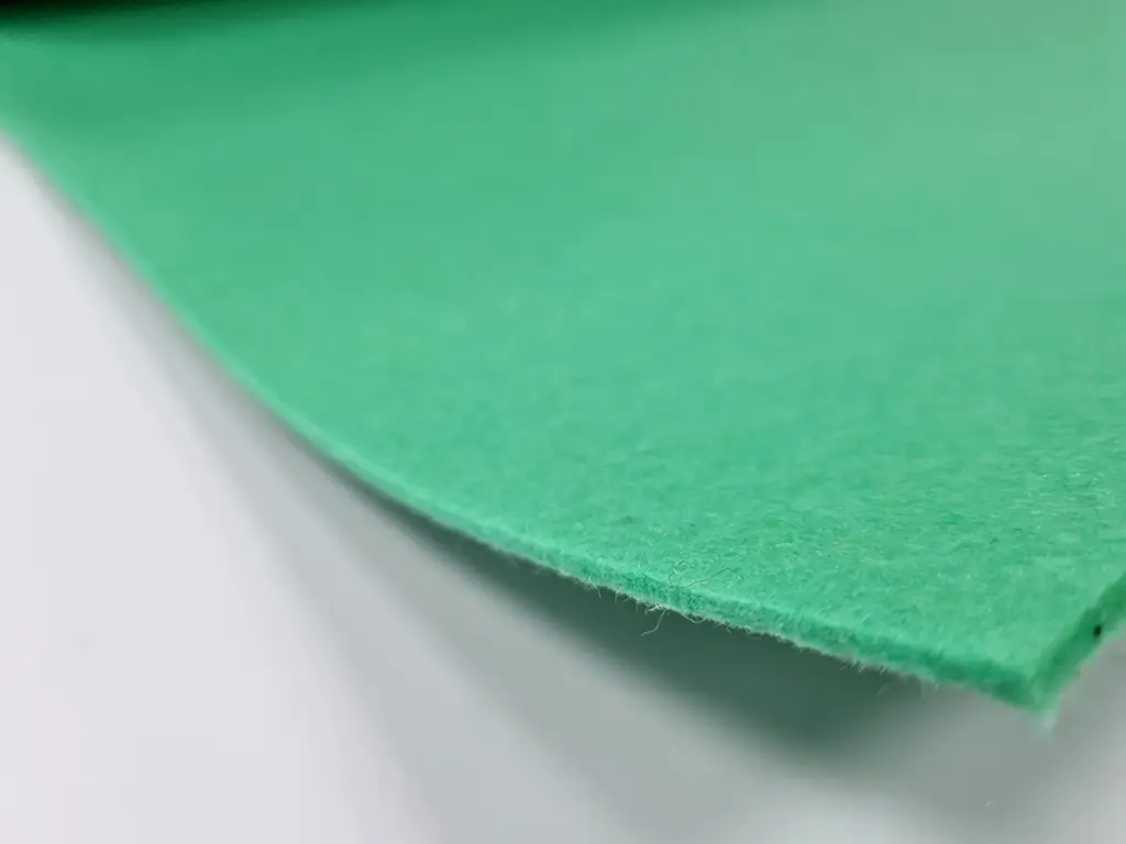 Fetru la metru, pâslă verde mentă, cu grosime de 3 mm, 90 cm lățime - produs 100% din materiale reciclate