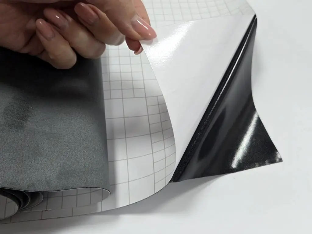 Material autoadeziv imitație piele întoarsă gri (Suedette), lățime 152 cm, se vinde la metru liniar