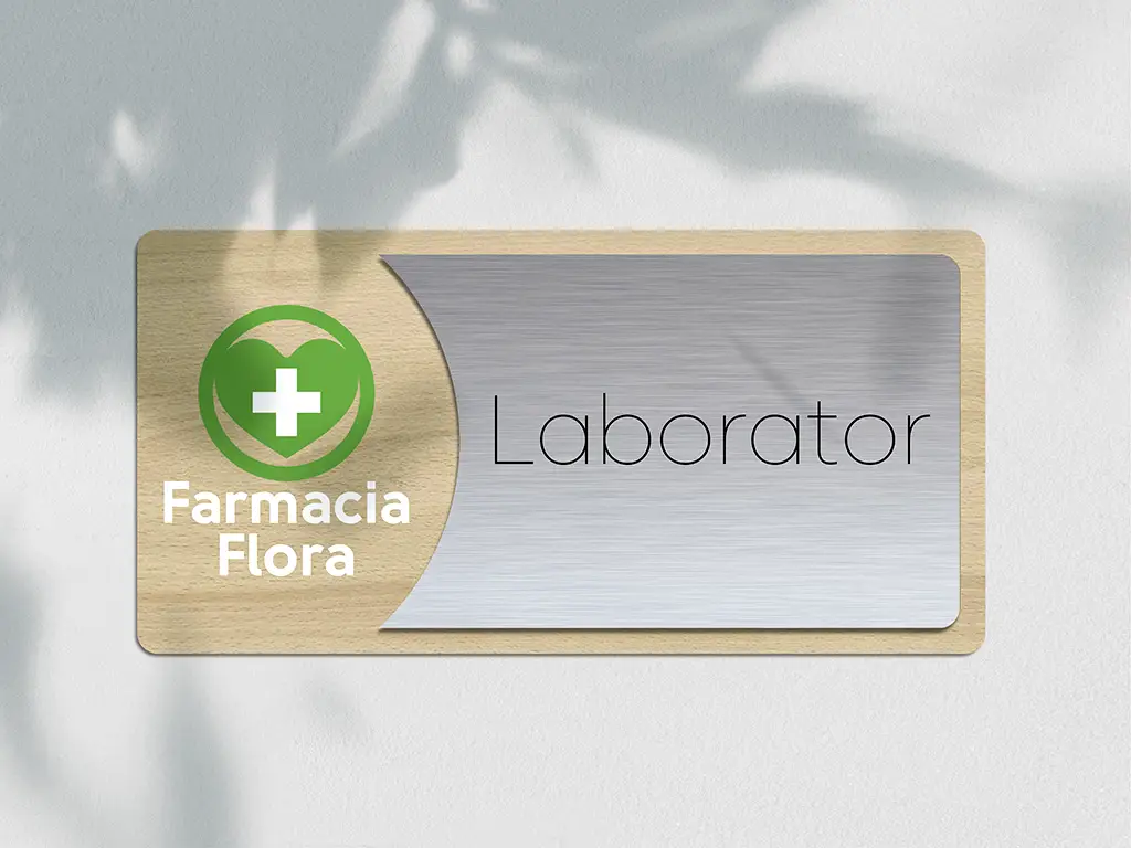 Plăcuță modernă personalizată cu print UV ideală pentru clinici, cabinete medicale, laboratoare sau firme și spații comerciale, diverse combinații de culori, 20x10 cm