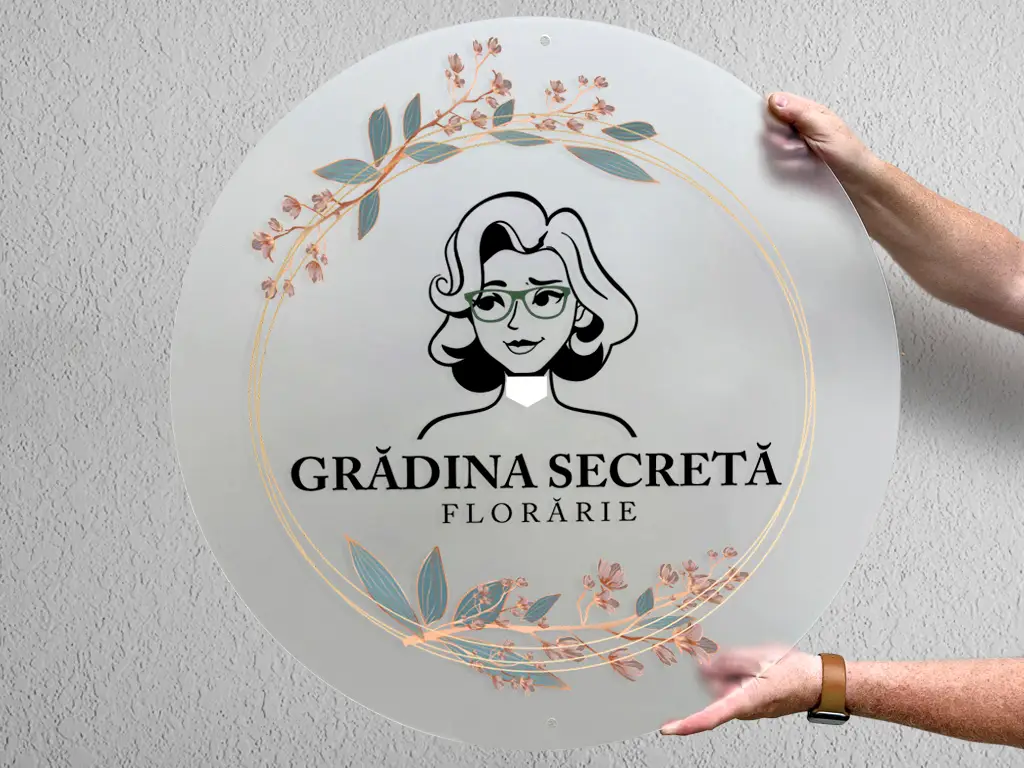 Plăcuță personalizată model din acril mat cu print UV pentru birouri, spații comerciale, firme și instituții, distanțiere incluse