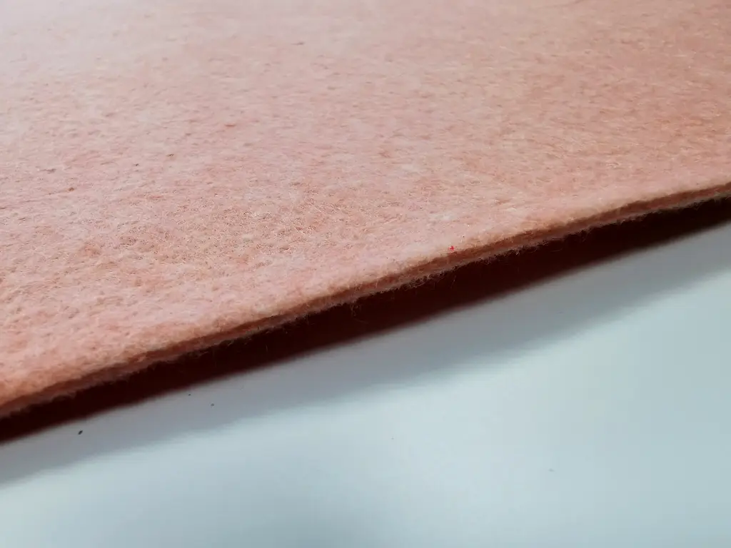 Fetru la metru, pâslă roz somon cu grosime de 3 mm, cu lățimea de 100cm
