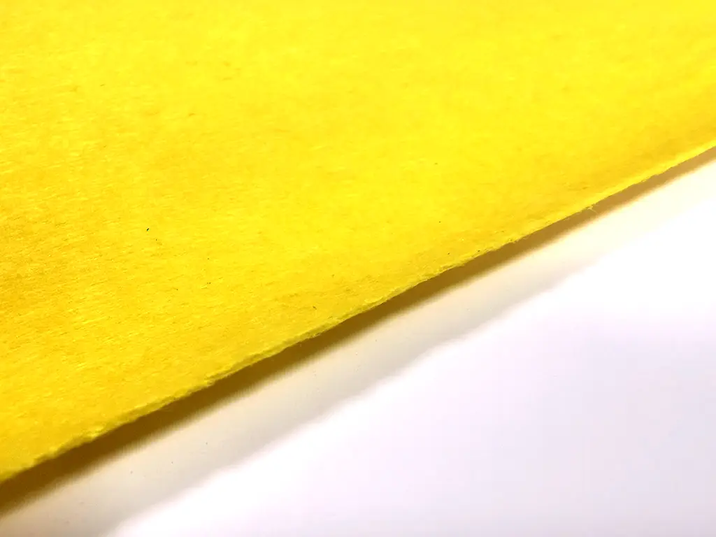 Fetru la metru, pâslă galbenă cu grosime de 1 mm, cu lățimea de 100cm