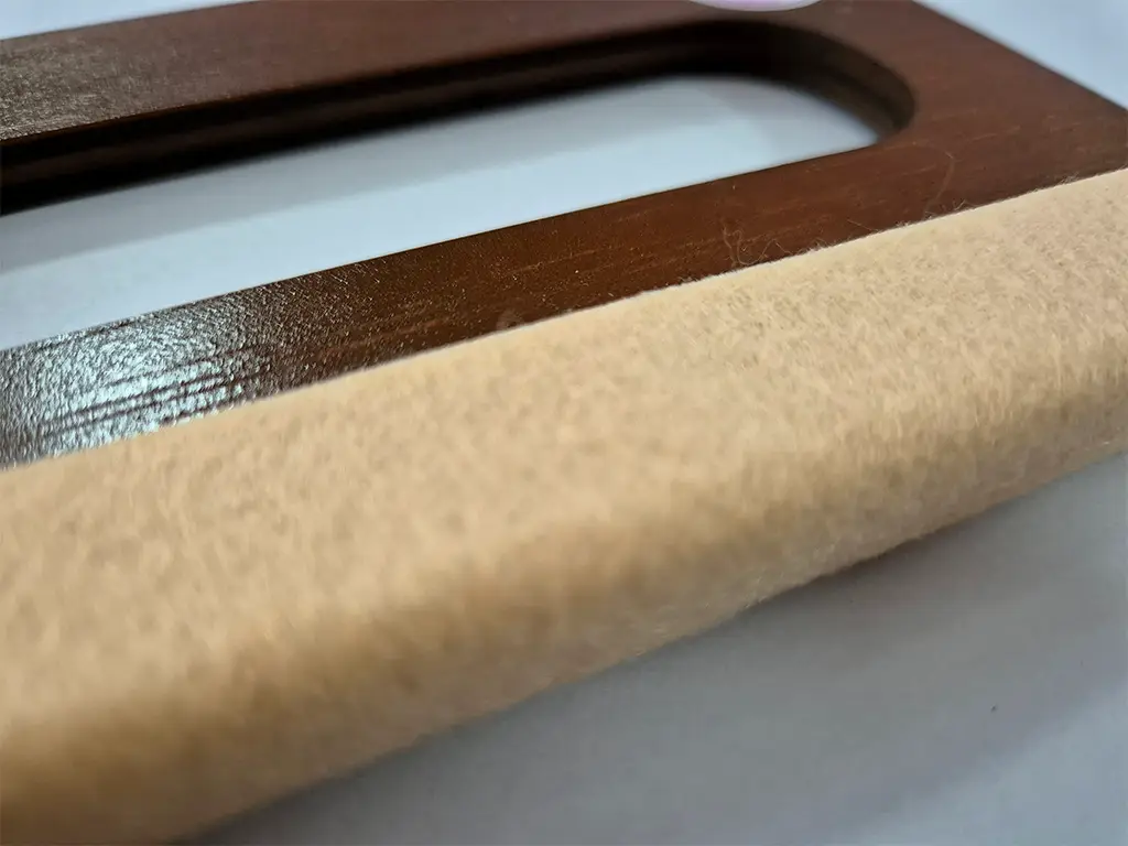 Racletă profesională din lemn cu cap din pâslă, dimensiune 10x15 cm