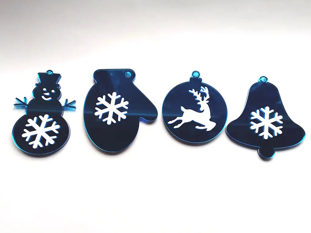 Set 4 decoraţiuni Crăciun, din oglindă acrilică albastră