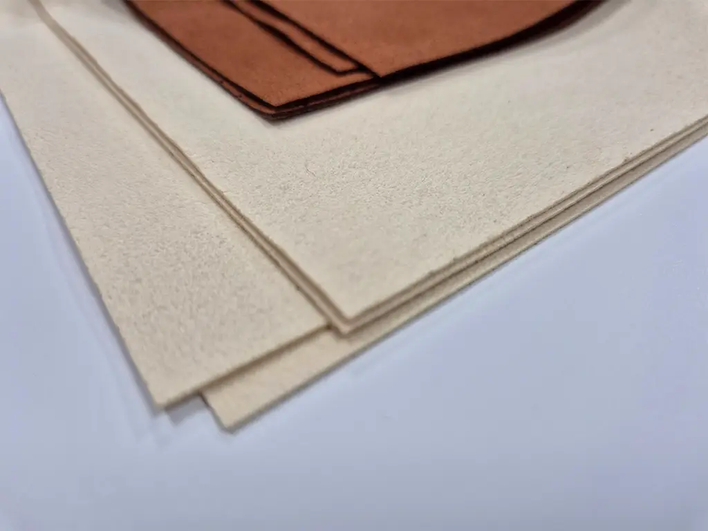 Lavetă Premium Suede Clear pentru curățare ochelari, ecrane și suprafețe din sticlă - set din două bucăți