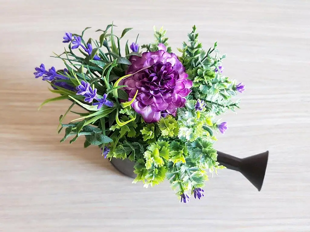 Stropitoare decorativă, Folina, cu aranjament flori artificiale