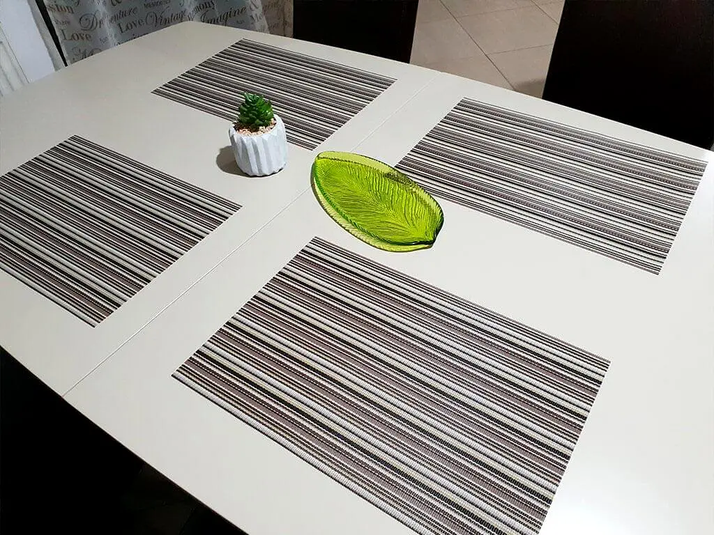 Suport farfurii din pvc cu linii maro Lines, 45x30 cm