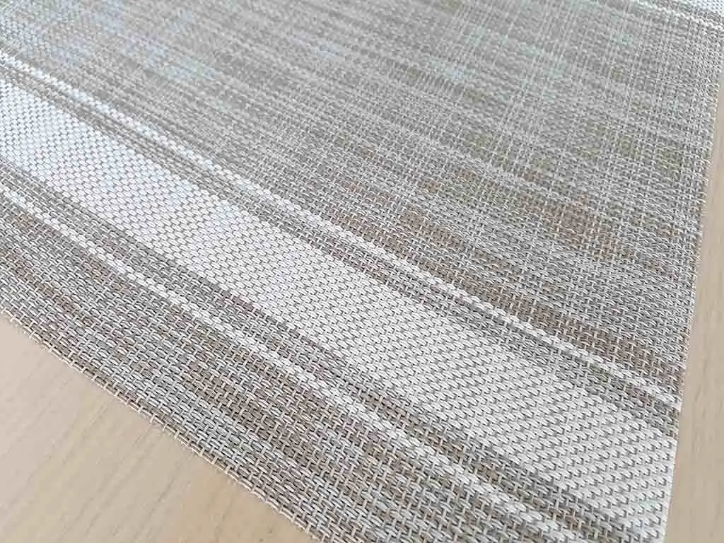 Suport farfurie masă Rita, gri cu dungi albe, 45 x 30 cm - set 2 bucăți