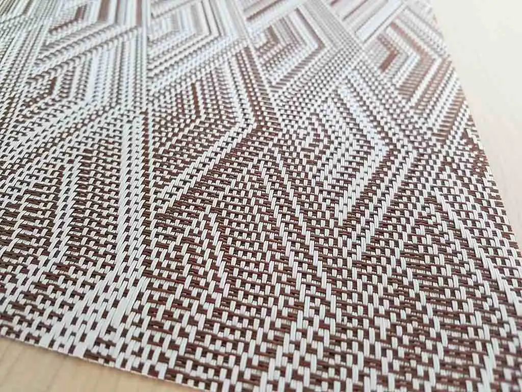 Suport farfurie masă Cubic, Folina, imprimeu geometric, maro, 45 x 30 cm