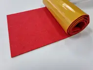 Pâslă autoadezivă, fetru autoadeziv, culoare roșie, pentru protecție suprafețe, rolă de 30x100 cm