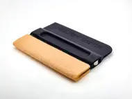 Racletă magnetică cu pâslă pentru colantare auto