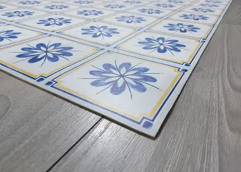 traversa vinil pentru bucatarie si baie cu model floral albastru