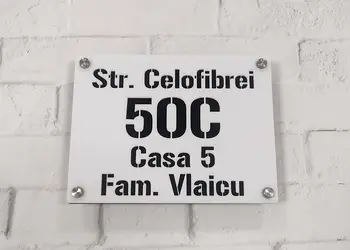 Placuta adresa 3D din acril alb si negru 2