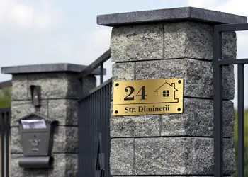 Placuta adresa model auriu px1