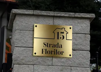 Placuta aurie cu nr si adresa model casa bond auriu model 3 simulare 1