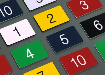 Placute numerice pentru usi vestiare dulapuri sertare gravate personalizate multe culori s1