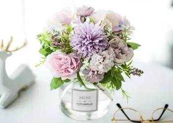 aranjament flori artificiale lila in vas din sticla