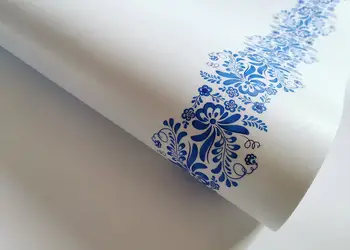 autocolant mobila bella folina imitatie lemn alb cu model albastru