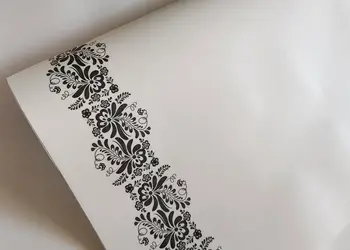 autocolant mobila bella folina imitatie lemn alb cu model gri