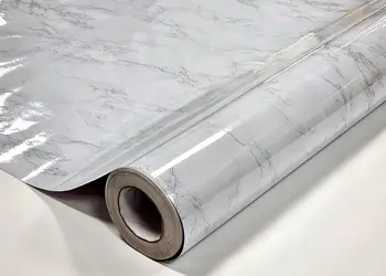 autocolant mobila imitatie marmura gri deschis cu aspect lucios