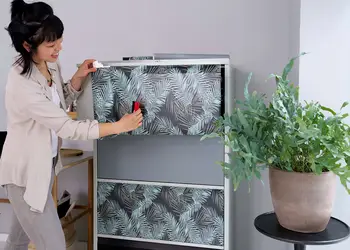 autocolant mobila d c fix jungle palms negru cu frunze vernil