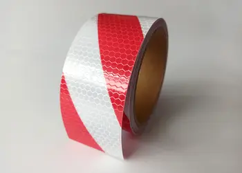 banda reflectorizanta autoadeziva de contur alb rosu pentru siguranta rutiera s1