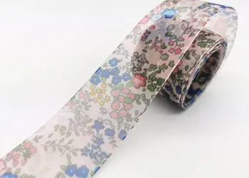 banda satin folina bej cu model floral 4 cm 10 m