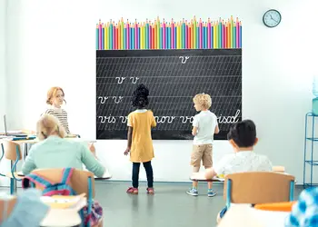 set autocolant tabla de scris si bordura creioane colorate decor pentru gradinita si scoala