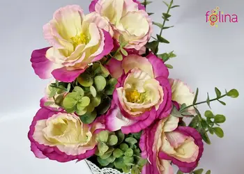 flori artificiale roz in vas metalic alb