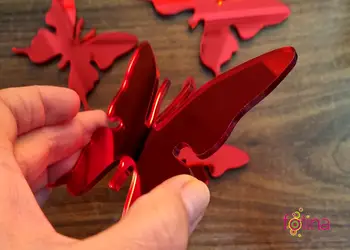 decoratiune fluture rosu