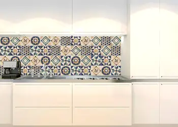 faianta intre blat si corpurile suspendate bej maro