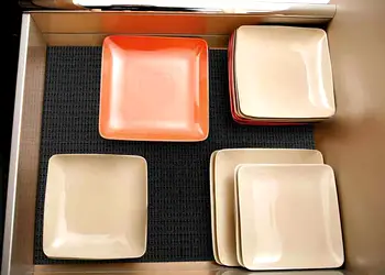 material antiderapant gri pentru sertare si rafturi1