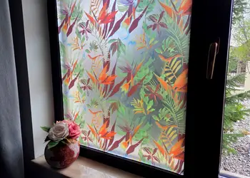 folie autoadeziva geam sablat cu model tropical