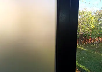 folie autocolanta cu efect de sablare pentru geam