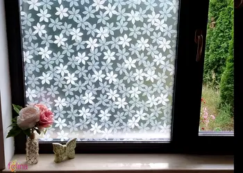 folie geam sablare cu flori albe