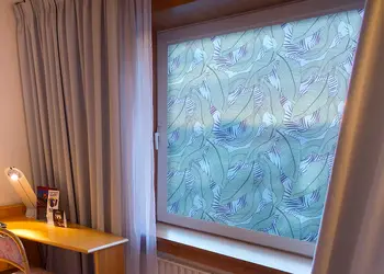 folie geam autoadeziva frunze folina imprimeu verde albastru 100 cm latime