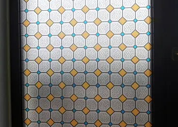 folie geam autoadeziva vitraliu geometic portocaliu