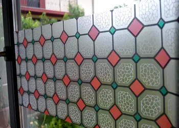 folie geam autoadeziva vitraliu romburi rosii