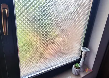 folie geam intimitate sablare cu patrate translucide