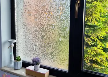 folie geam sablare cu model floral translucid